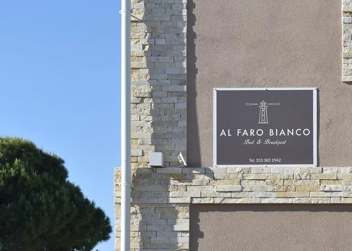 Al Faro Bianco B&B e Residence con parcheggio