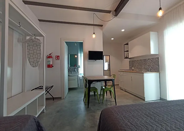Al Faro Bianco B&B e Residence con parcheggio